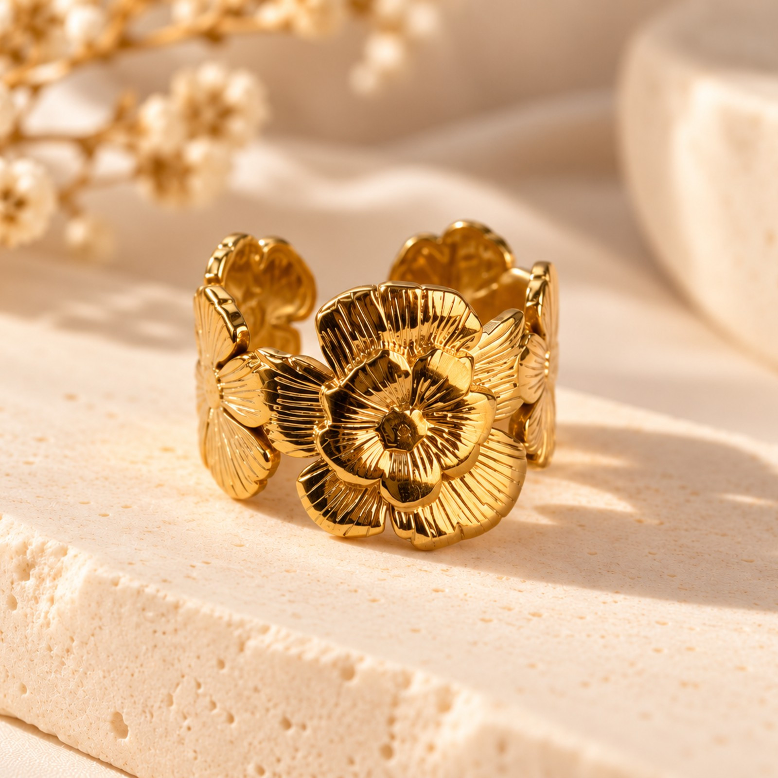 Anillo Corona Real de Rosas Dorada