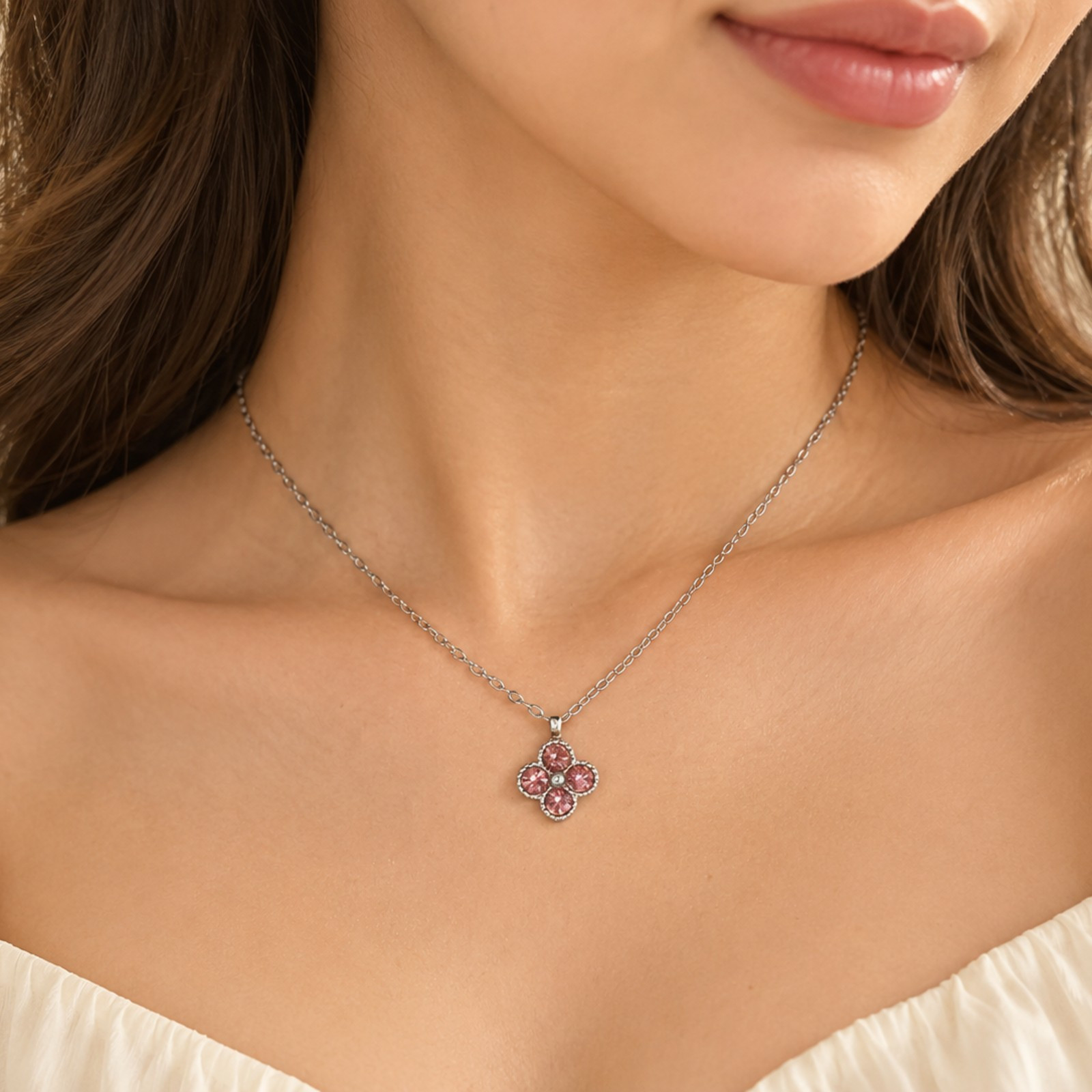 trebol de la suerte rosa
