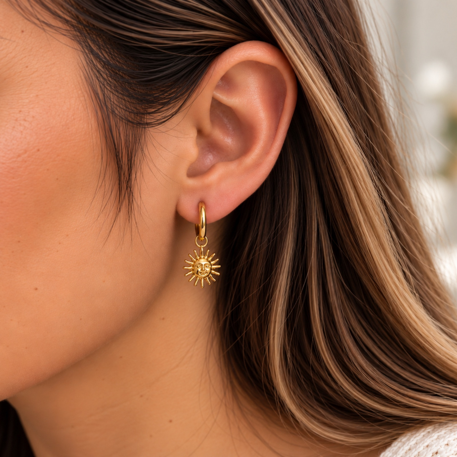 Aretes Sol de Aurora ☀️ Dorada