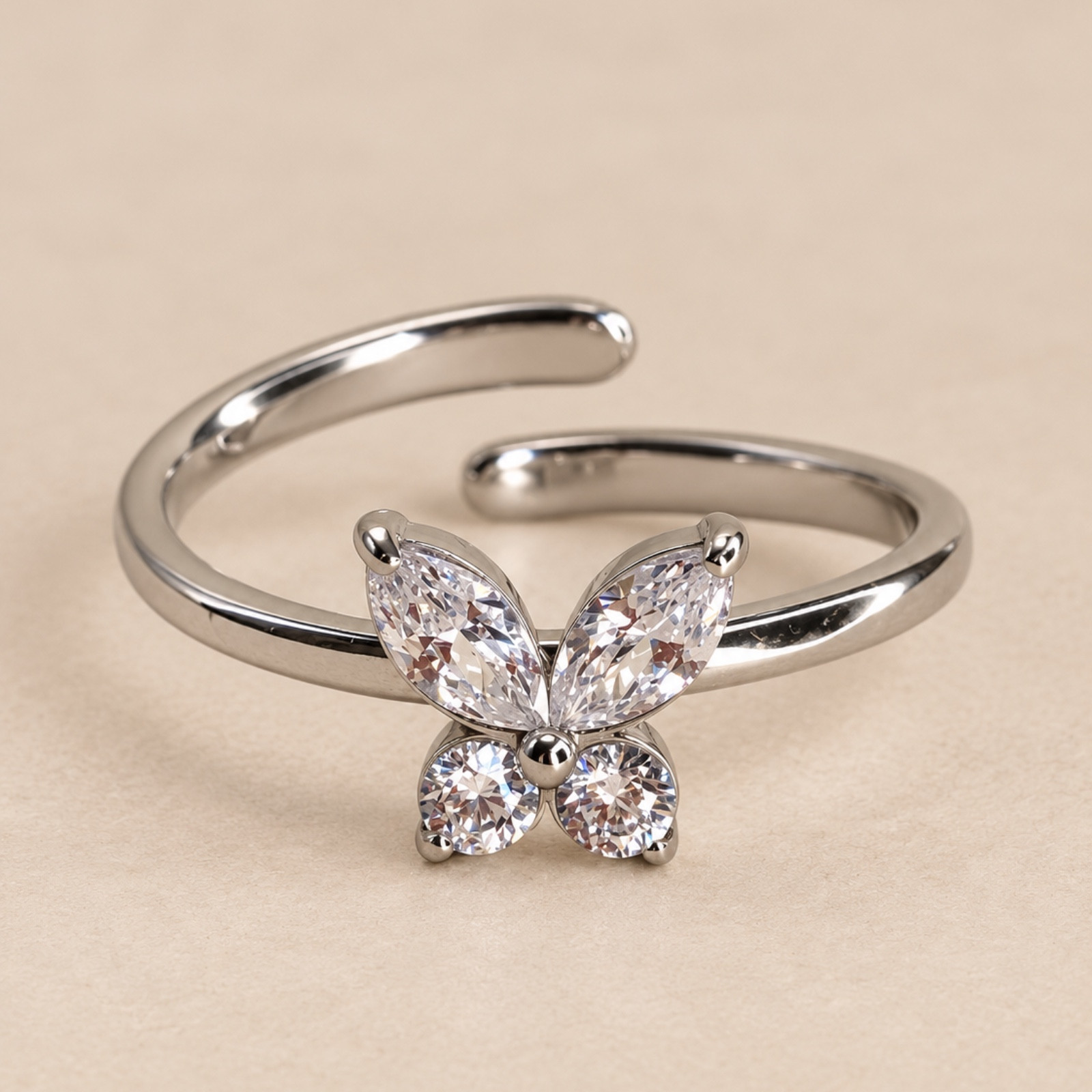 Anillo Mariposa de Cristal — Plateado🦋✨
