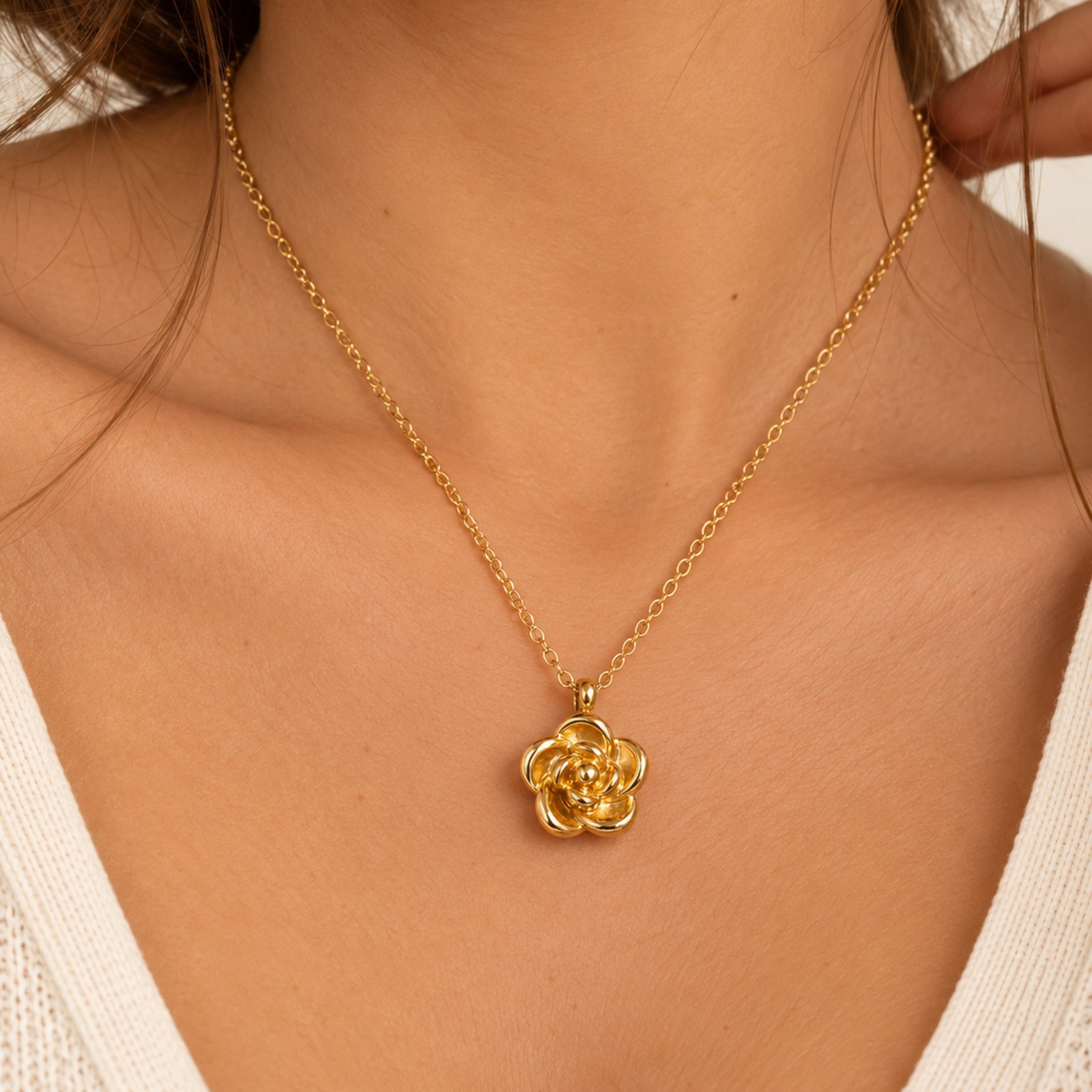 Collar de Rosa Lunar Dorada